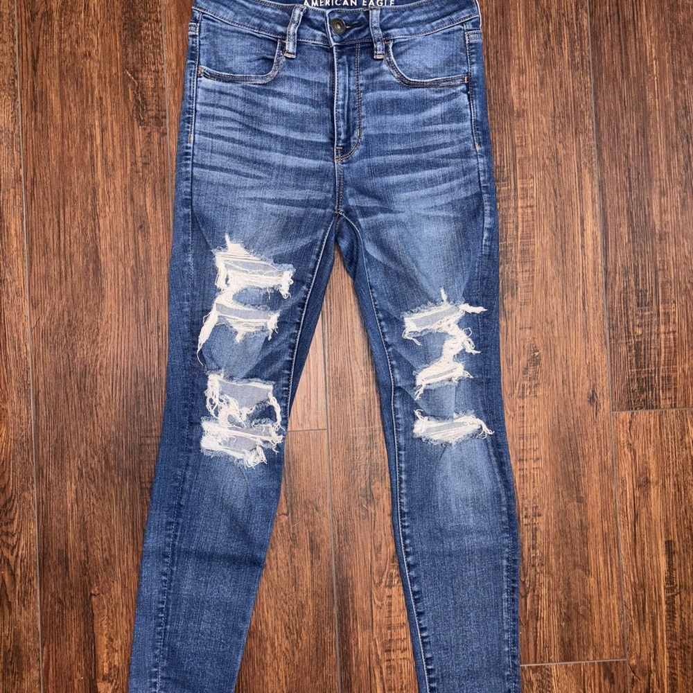 American Eagle Ripped Skinny Jeans Size 6 Short